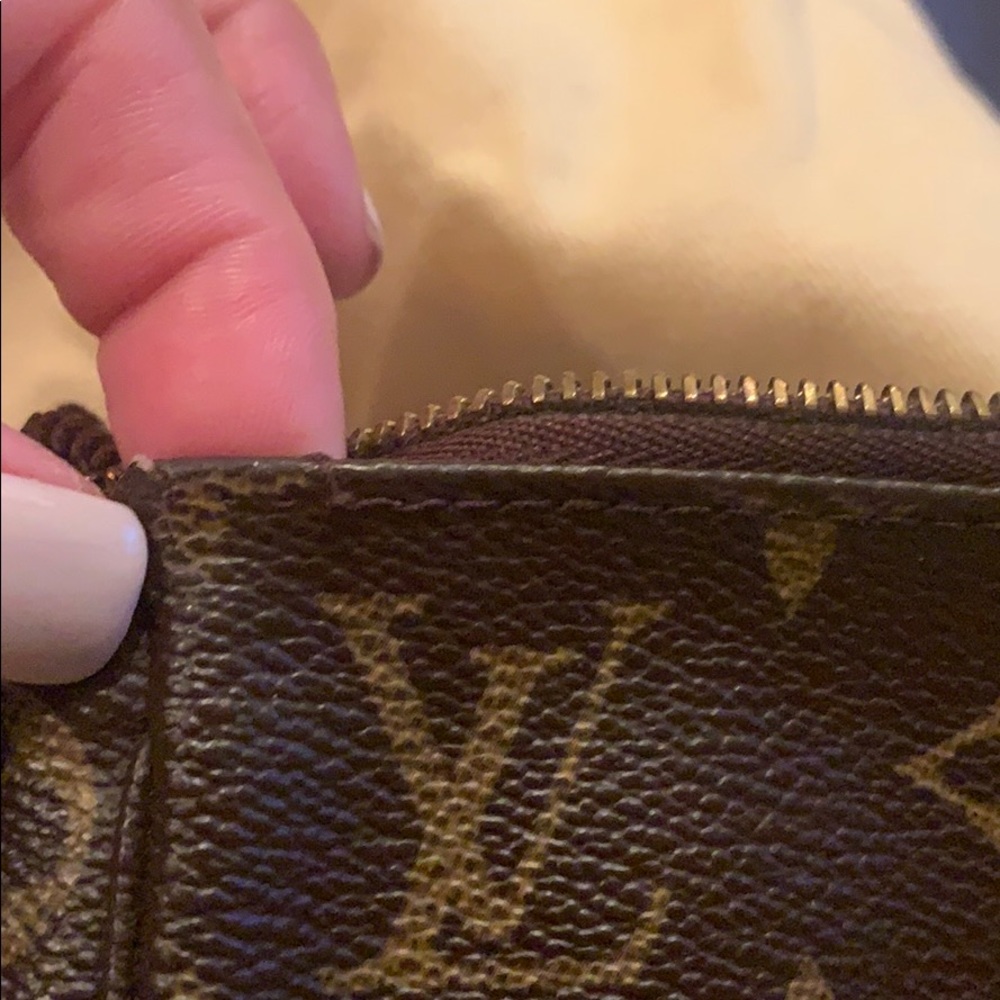 louis vuitton monogram pochette - Picture 7 of 10